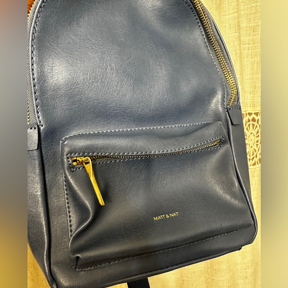 Matt and Nat sling backpack